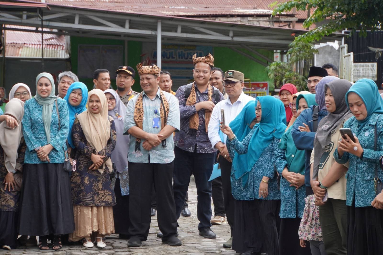 Tim IGA saat melakukan kunjungan  di Kelurahan Pasar Usang.